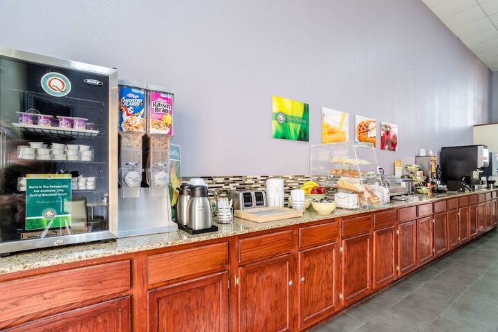 Breakfast/Coffee Service 27 of 36