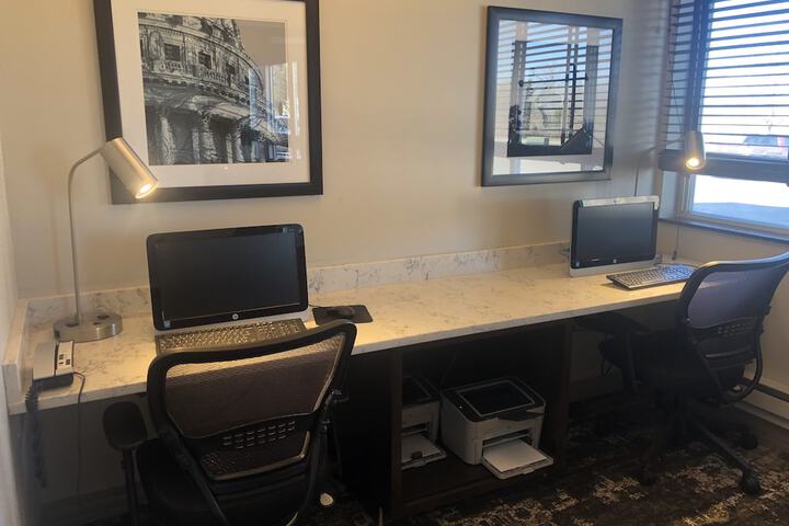 Business Center 43 of 44