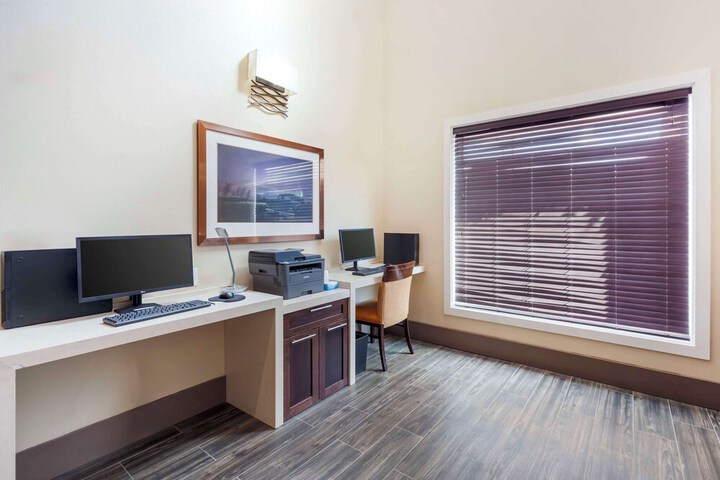 Best Western Plus Chateau Fort St. John