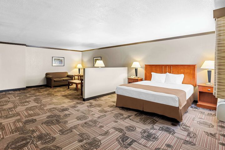 Room 11 of 29