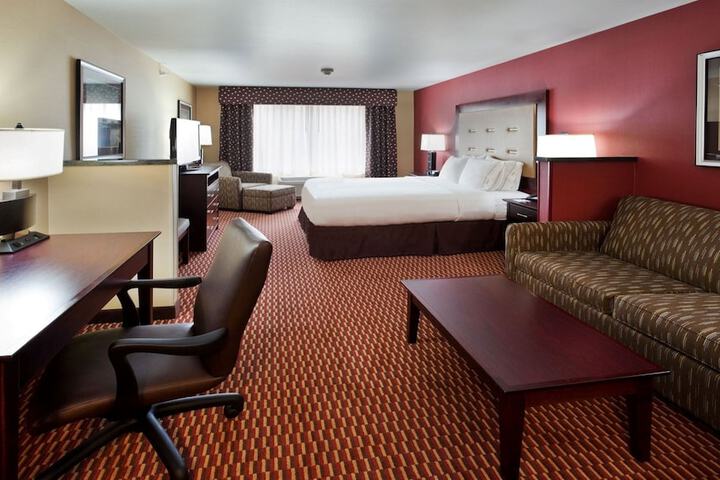 Room 12 of 26