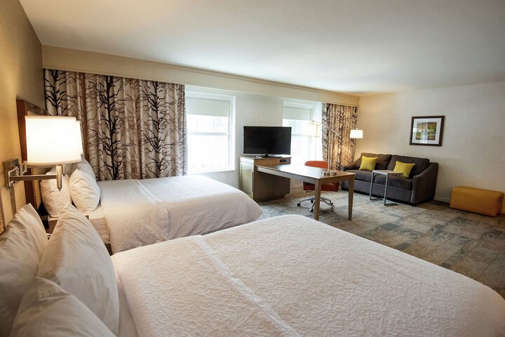 Hampton Inn and Suites Manchester