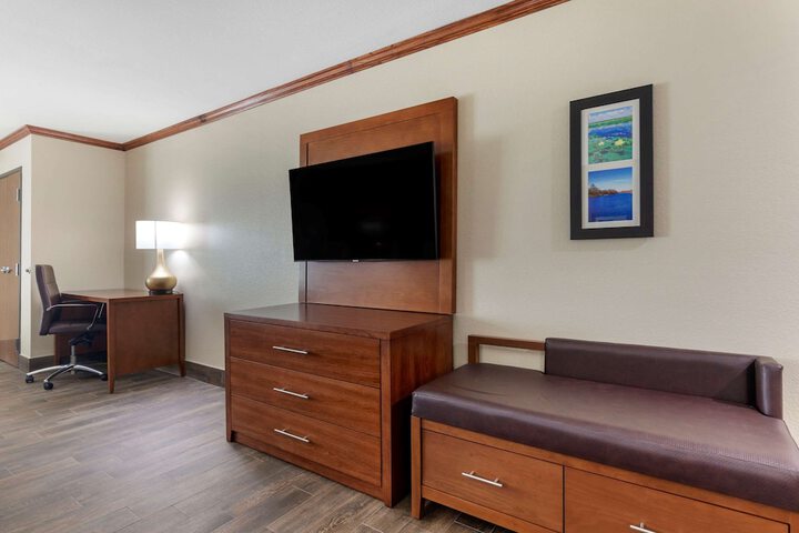 Comfort Suites West Monroe near Ike Hamilton Expo Center