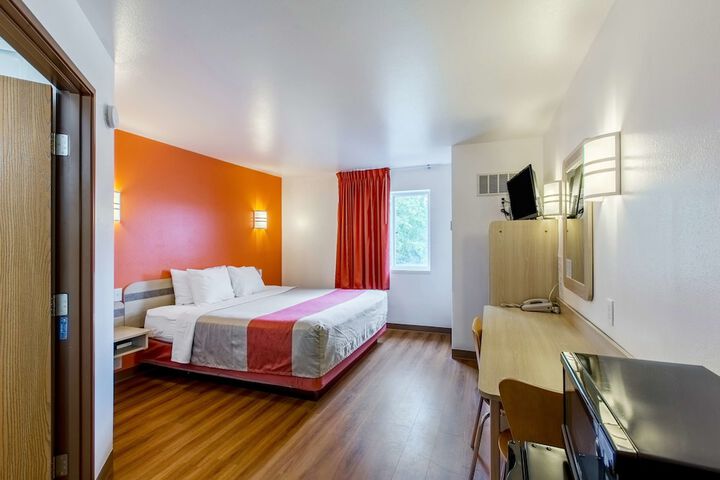 Room 28 of 34