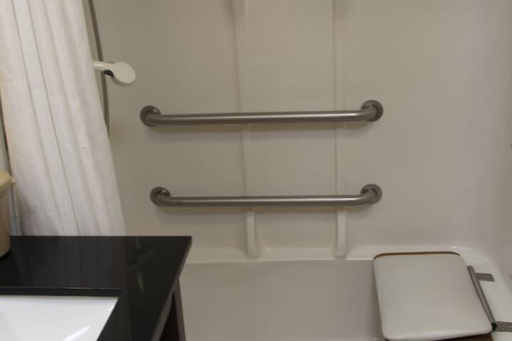 Room 13 of 40