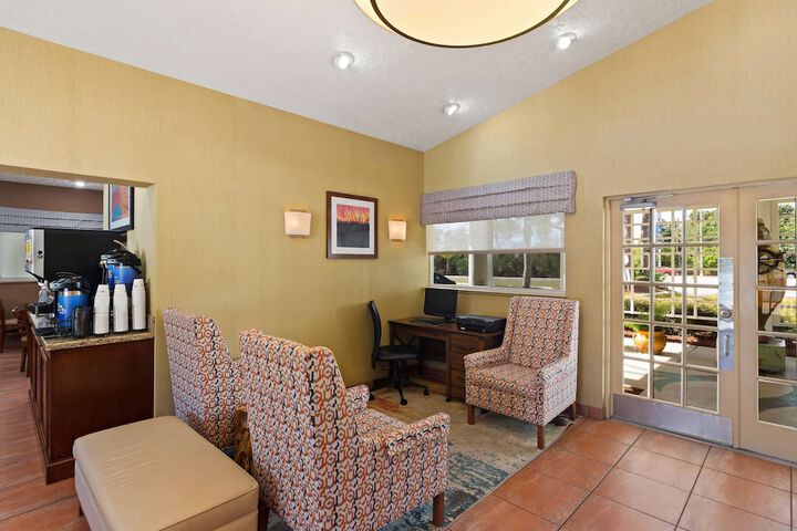 Hotel Interior 6 of 27