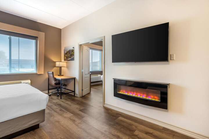 Best Western Plus 1000 Islands Hotel & Suites