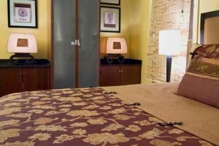 Room 10 of 43
