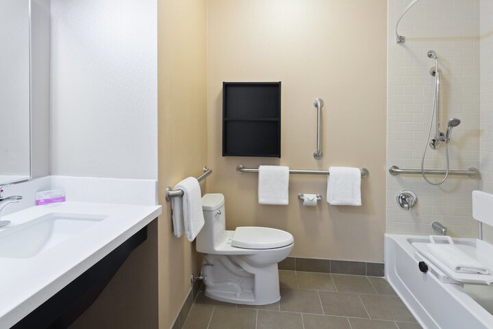 Candlewood Suites Grove City - Outlet Center by IHG