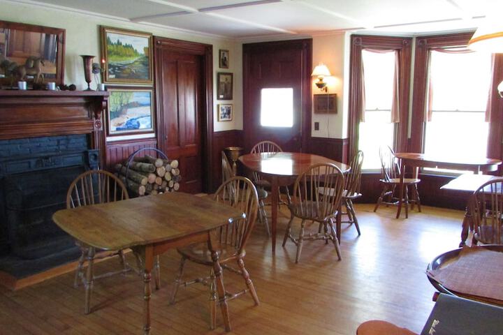 Center Lovell Inn