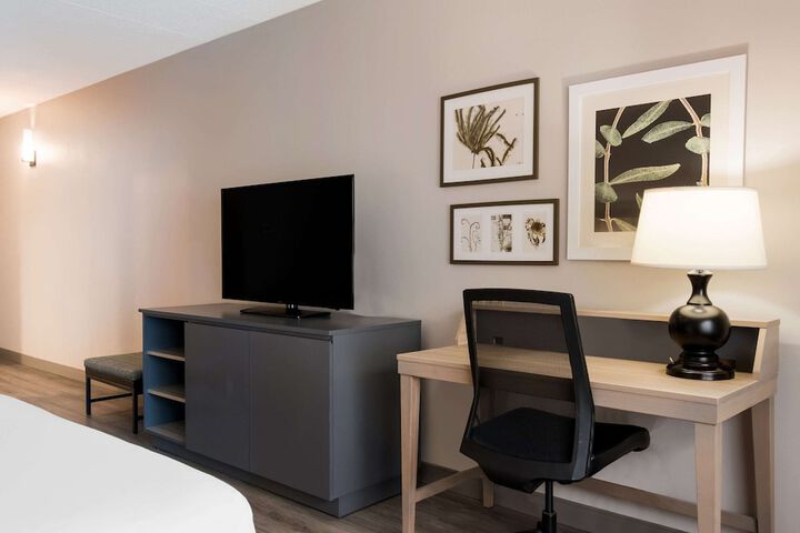 Room 25 of 43