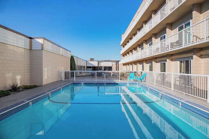Pool 4 of 46