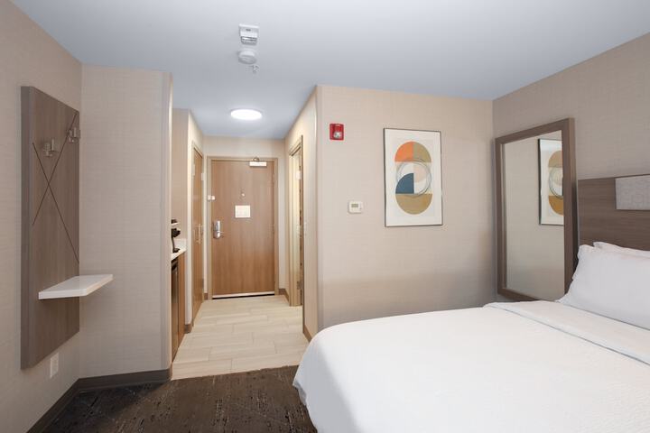 Room 48 of 69