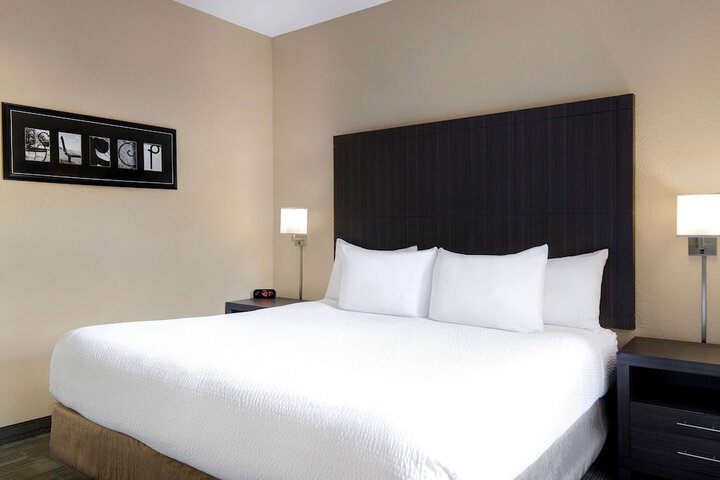 Days Inn by Wyndham Medicine Hat