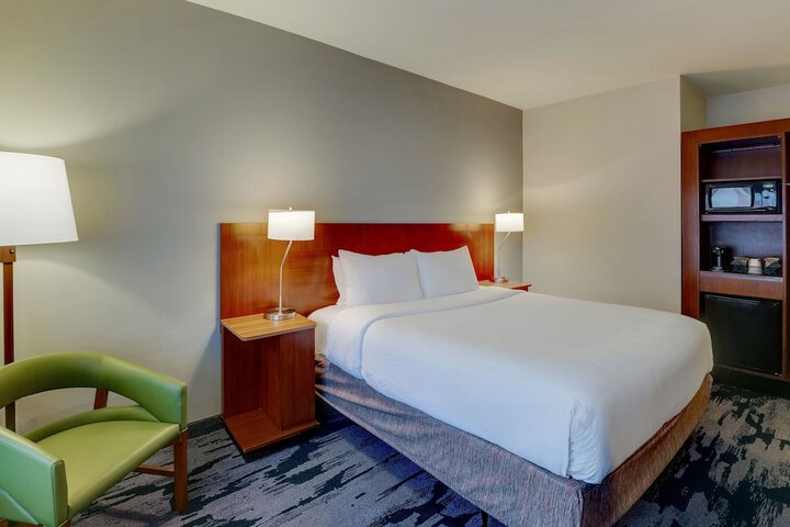 Room 27 of 52