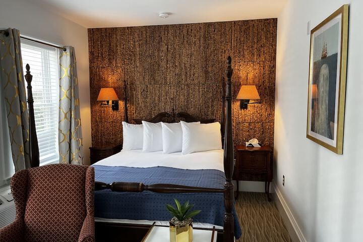 Room 25 of 27