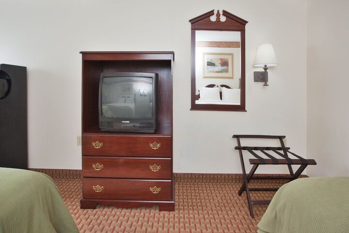 Room 2 of 20