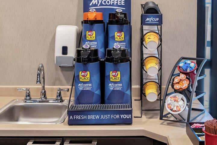 Breakfast/Coffee Service 40 of 44