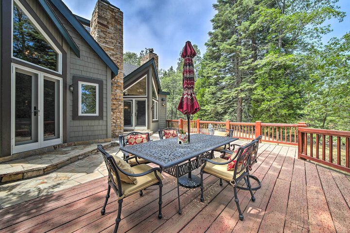 Incredible Lake Arrowhead Home w / Views & Decks!