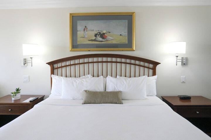 La Mer Beachfront Resort