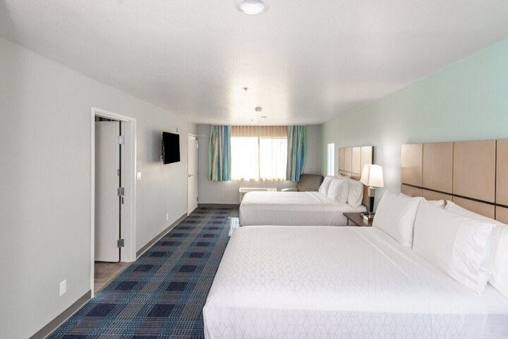 Room 10 of 10
