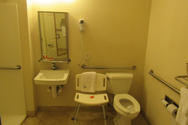 Room 52 of 78