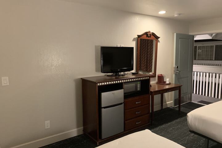 Room 30 of 40