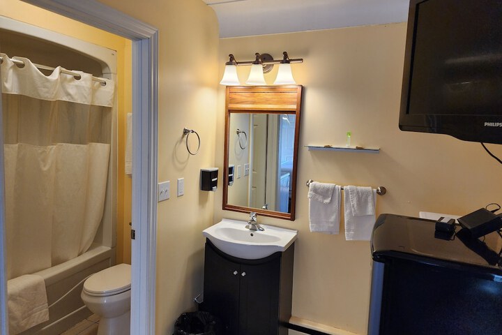 Room 52 of 85