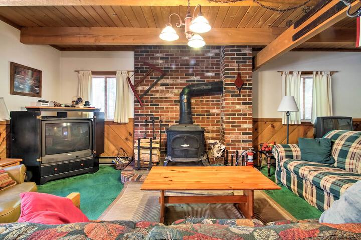 Cozy Bartlett Townhome 3 Mi to Attitash Mountain