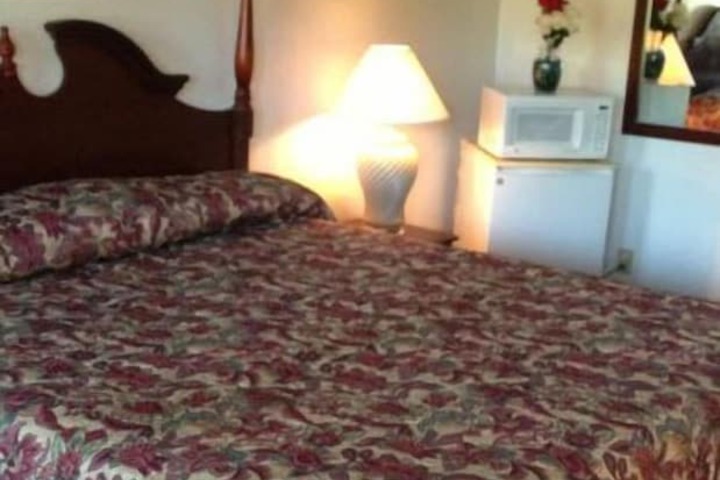 Room 3 of 10