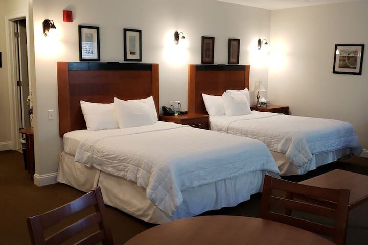 Crescent Suites Hotel