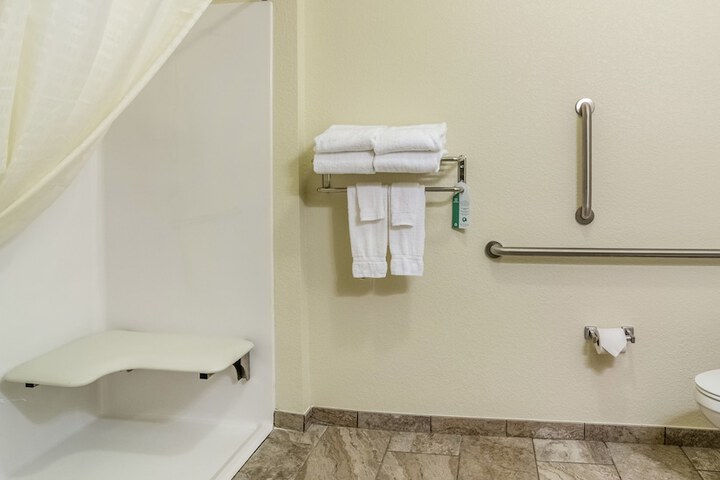 Room 14 of 33