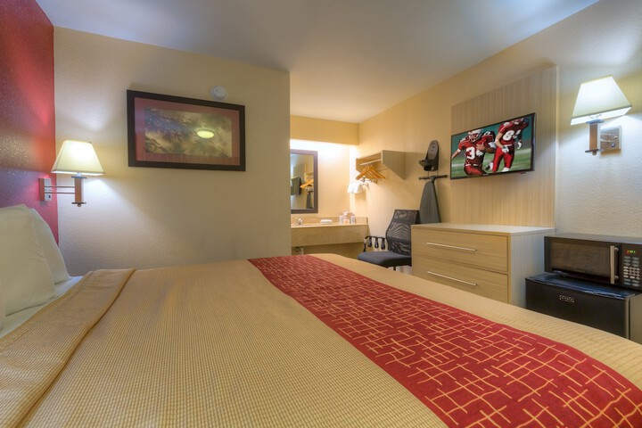 Room 25 of 28
