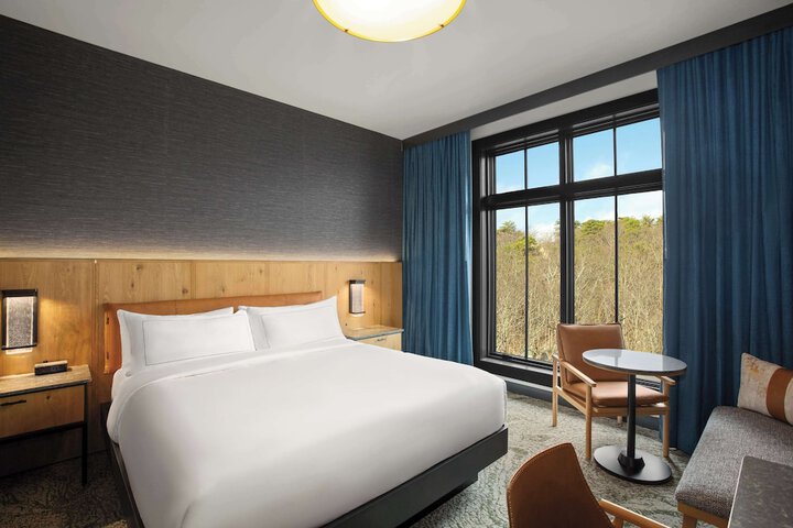 Room 47 of 227
