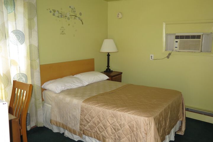 Pillow Talk Motel