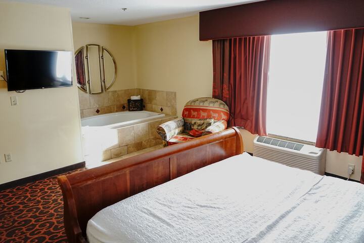 Room 9 of 76
