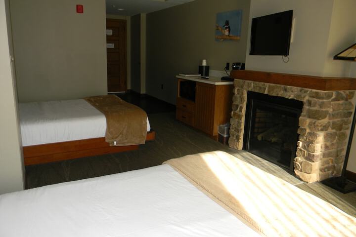 Room 53 of 124