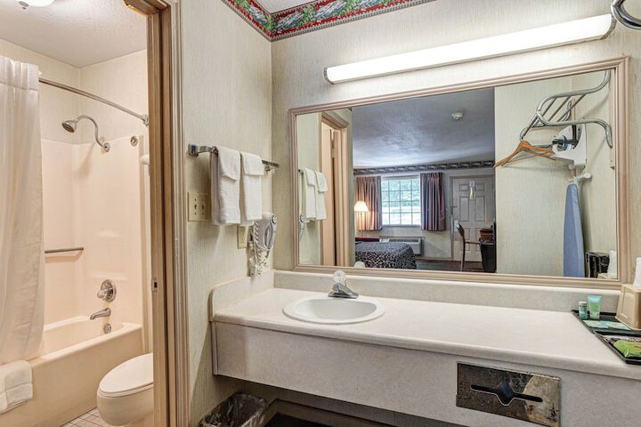 Room 21 of 40