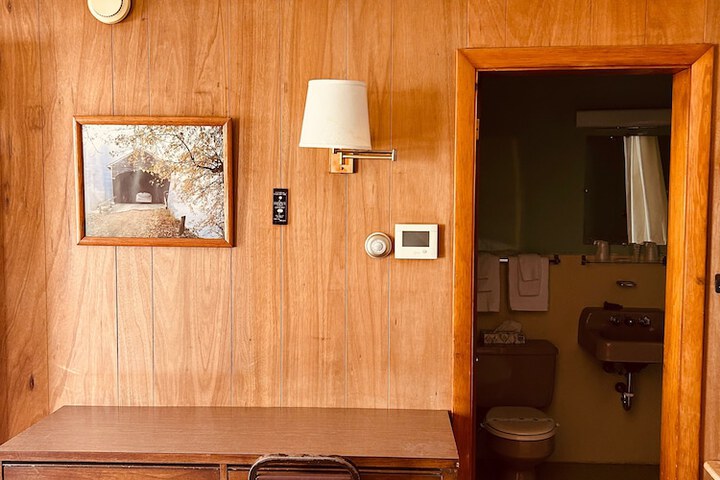 Room 18 of 19