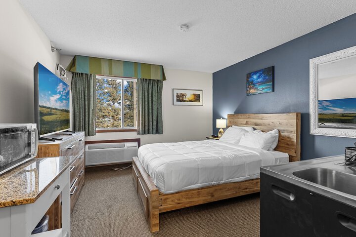 Nisswa Hotel and Suites