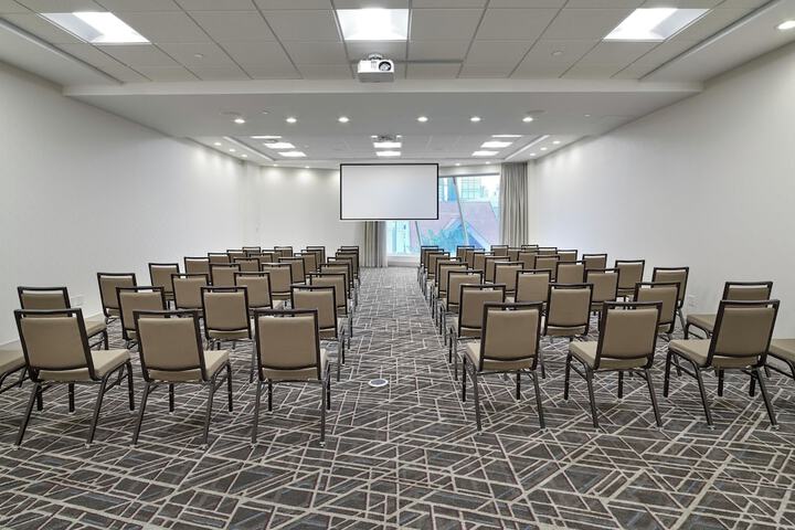 DoubleTree by Hilton Edmonton Downtown