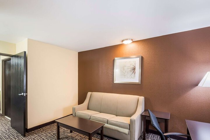 Quality Inn & Suites Caseyville - St. Louis