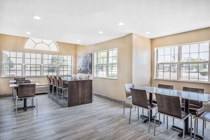 Breakfast/Coffee Service 37 of 40