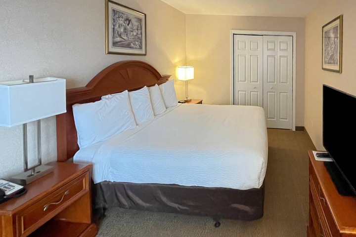 Smart Suites an Ascend Collection Hotel