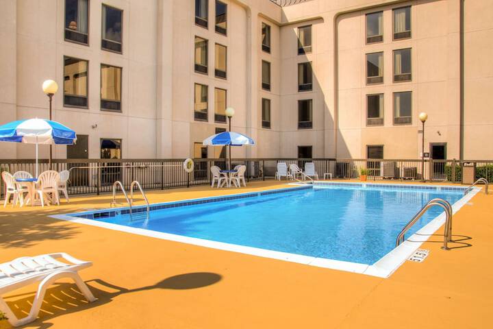 Pool 4 of 42