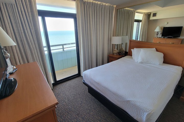 Room 32 of 49
