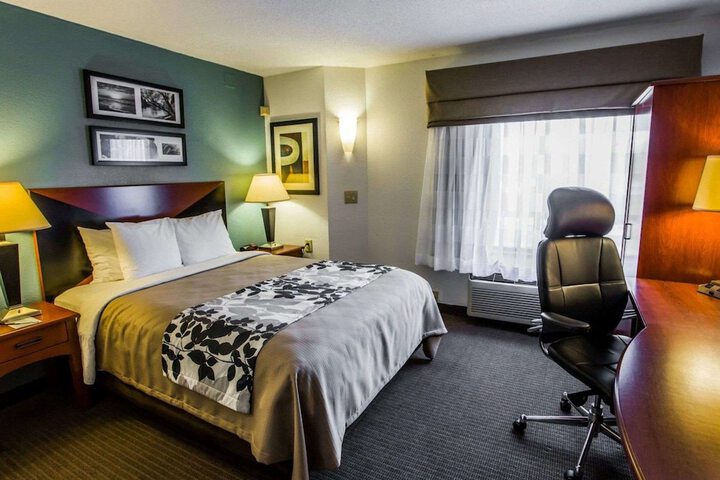 Hotel 2 of 33