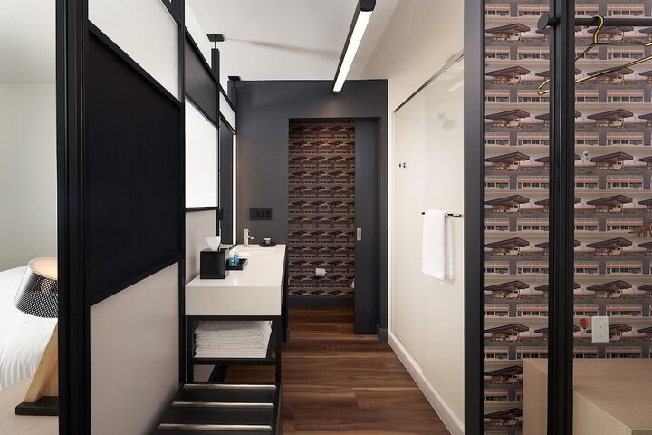 Room 19 of 43