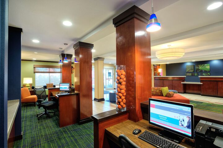 Business Center 29 of 29