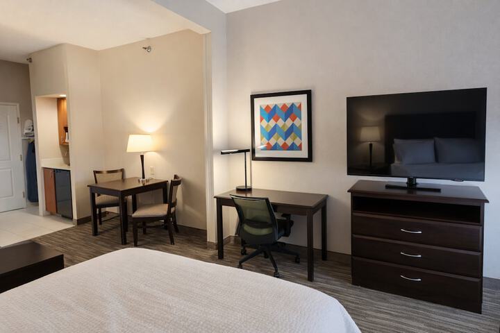 Holiday Inn Express & Suites Winner by IHG